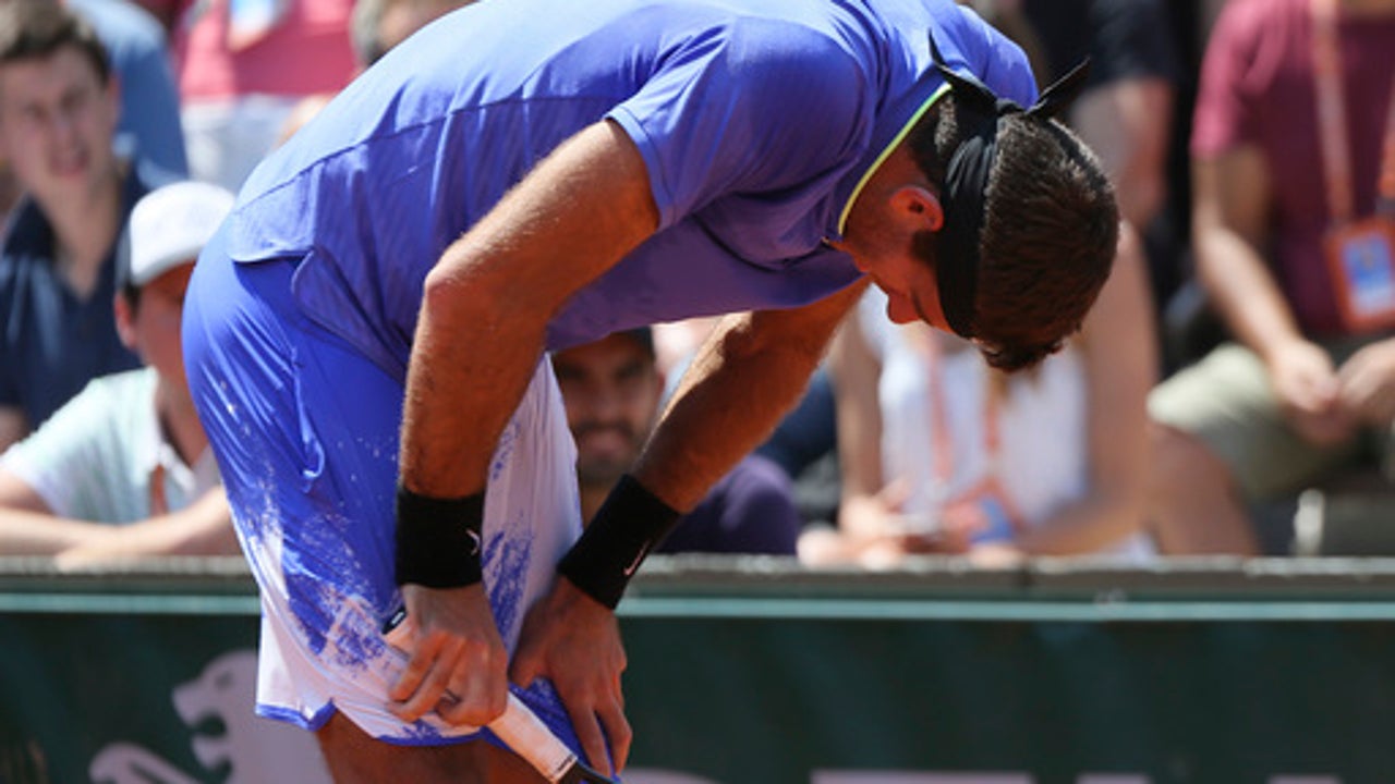 Del Potro consoles injured foe, doing 'what my heart feels'
